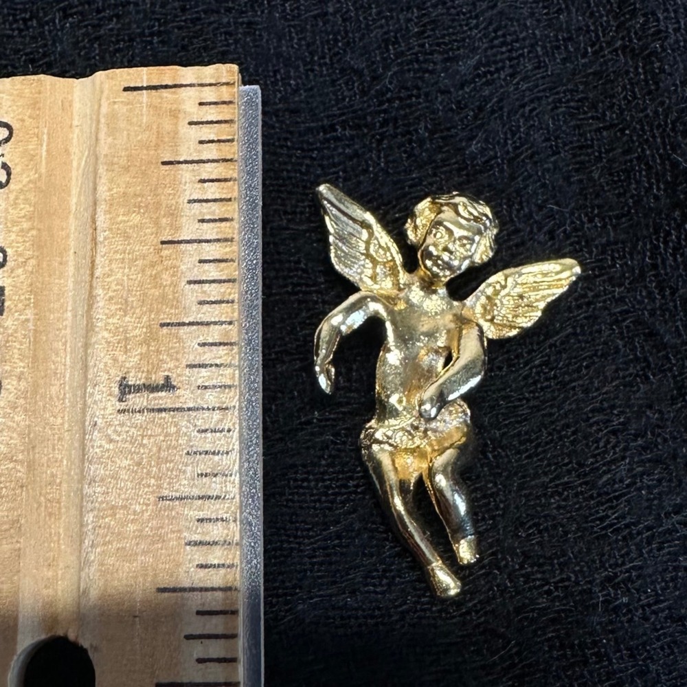 Vintage Gold Tone Flying Cherub Angel Lapel Pin Cupid Fairy Tie Tack - Picture 2 of 5